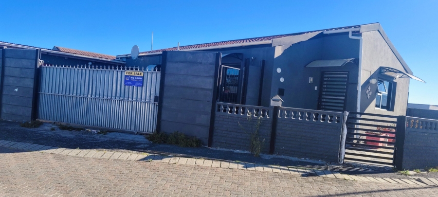 4 Bedroom Property for Sale in Strandfontein Western Cape